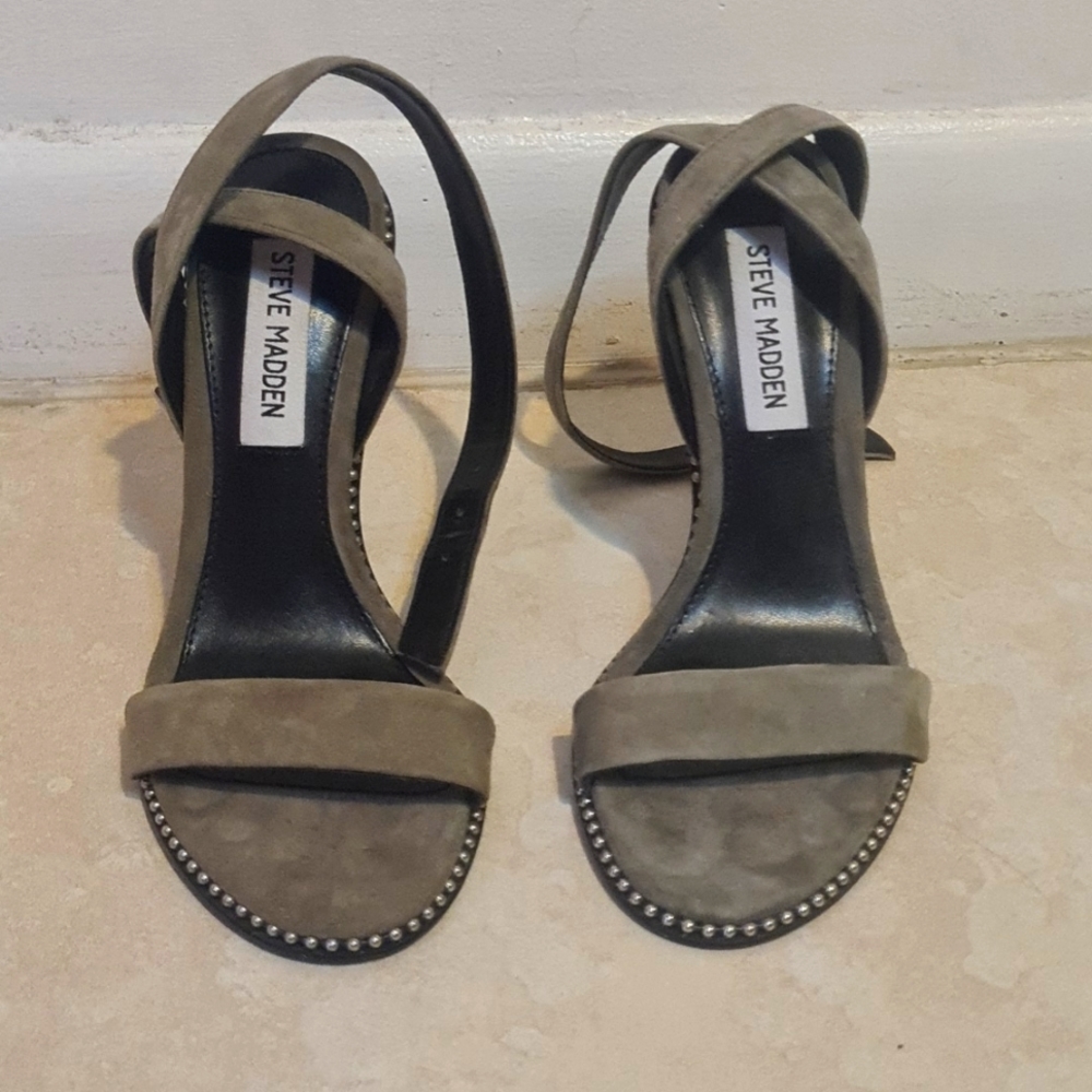Steve Madden Ankle Cross over Heels. Size 6